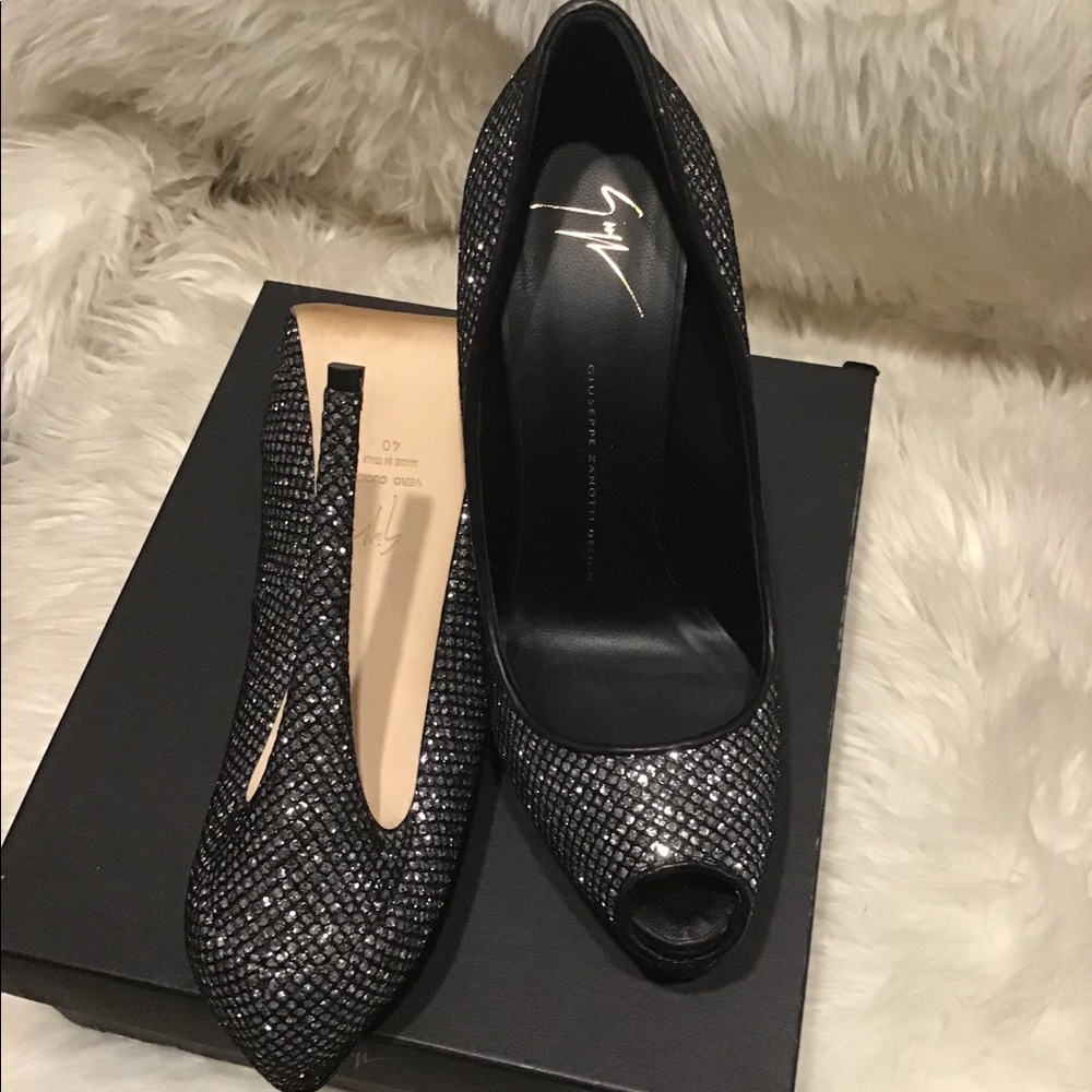 Giuseppe Zanotti Peep Toe Pumps - Picture 6 of 6